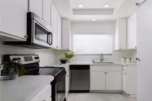 257 Huntington, Irvine, CA 92620 - Photo 7