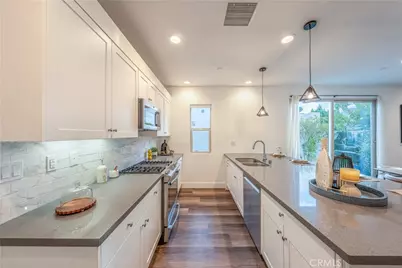 177 Frame, Irvine, CA 92618 - Photo 3