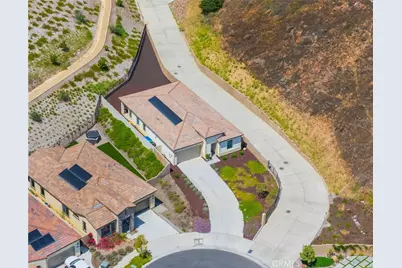 11986 Sagecrest Court, Corona, CA 92883 - Photo 3