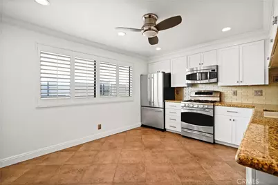 18409 Collins Street #D, Tarzana, CA 91356 - Photo 11