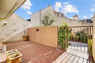 18409 Collins St, Tarzana, CA 91356 - Photo 33