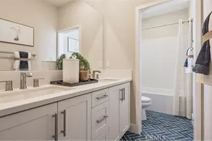 27423 Shining Willow Ln, Valencia, CA 91381 - Photo 17