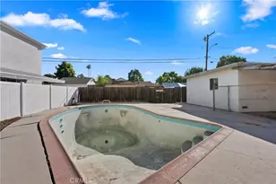 18928 Victory Blvd, Tarzana, CA 91335 - Photo 33