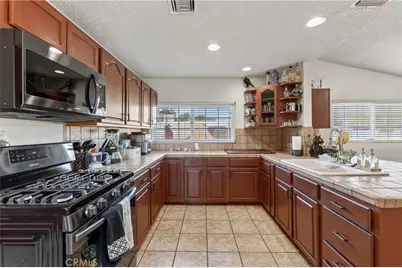 606 N Park, Pomona, CA 91768 - Photo 11