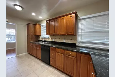 19145 Kittridge, Reseda, CA 91335 - Photo 5