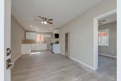 542 W 105th Street, Los Angeles, CA 90044 - Photo 15