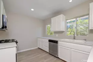 542 W 105th St, Los Angeles, CA 90044 - Photo 5