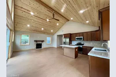 810 Villa Grove Avenue, Big Bear City, CA 92314 - Photo 17