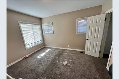 1855 W 68th, Los Angeles, CA 90047 - Photo 5