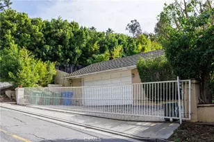 2072 Coldwater Canyon, Beverly Hills, CA 90210 - Photo 37