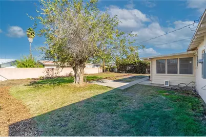 110 W Montrose, Hemet, CA 92543 - Photo 13