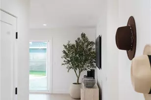 6862 Breeland Dr, Huntington Beach, CA 92647 - Photo 3