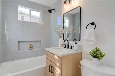 8652 Royer, Huntington Beach, CA 92647 - Photo 19