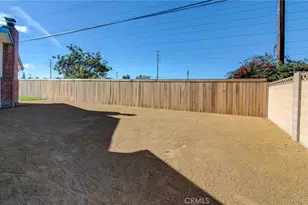 8652 Royer, Huntington Beach, CA 92647 - Photo 27