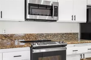 4655 Barcelona, Oceanside, CA 92056 - Photo 13