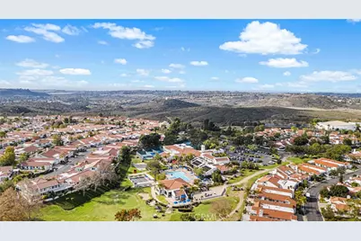 4655 Barcelona, Oceanside, CA 92056 - Photo 33