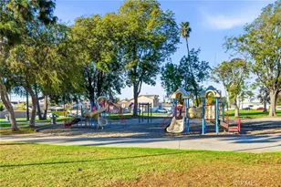 15311 Yorkshire Ln, Huntington Beach, CA 92647 - Photo 37