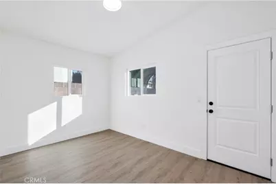 834 W 95th Street, Los Angeles, CA 90044 - Photo 17