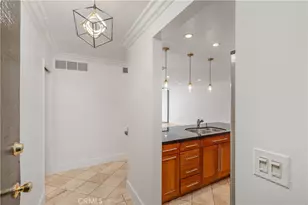 911 N Kings Road, West Hollywood, CA 90069 - Photo 13