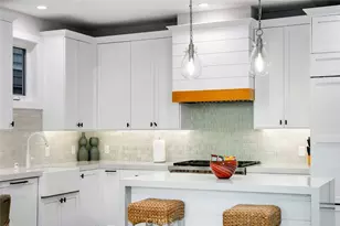 417 E Bay, Newport Beach, CA 92661 - Photo 59