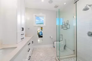 417 E Bay, Newport Beach, CA 92661 - Photo 49