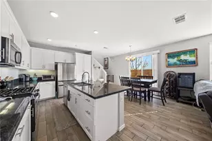 27448 Clarise Ln, Murrieta, CA 92562 - Photo 5