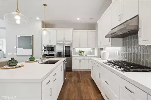 24511 Villa la Sombrilla, Valencia, CA 91354 - Photo 3