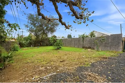 12815 S San Pedro Street, Los Angeles, CA 90061 - Photo 21