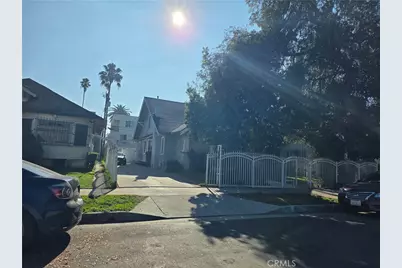 1180 W 39th Place, Los Angeles, CA 90037 - Photo 1