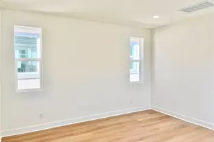 381 S Nevada Ave, Ventura, CA 93004 - Photo 13