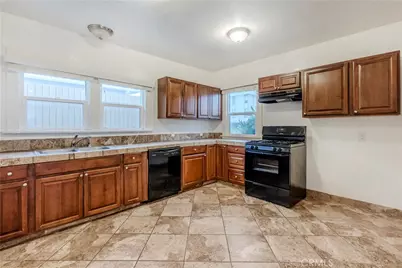 1025 W 12th, San Pedro, CA 90731 - Photo 13