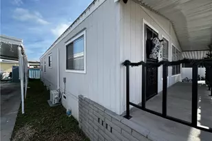 125 S De Soto Ln, Tustin, CA 92780 - Photo 3