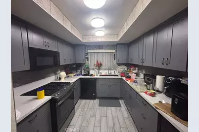 2101 E 21st, Signal Hill, CA 90755 - Photo 9