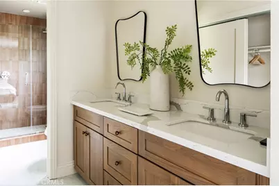 13025 Roselle Avenue, Hawthorne, CA 90250 - Photo 9