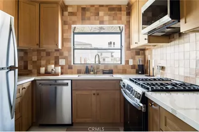 13025 Roselle Avenue, Hawthorne, CA 90250 - Photo 7