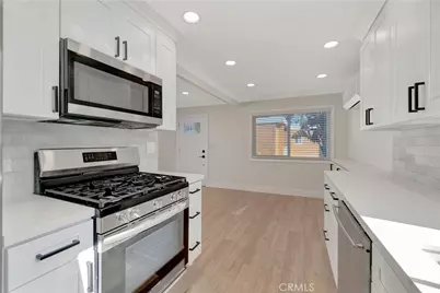 209 13th Street #D, Huntington Beach, CA 92648 - Photo 5