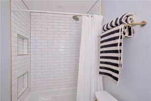 7911 Woodlake Dr, Huntington Beach, CA 92647 - Photo 17