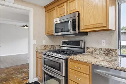 3 Palos #51, Irvine, CA 92612 - Photo 5