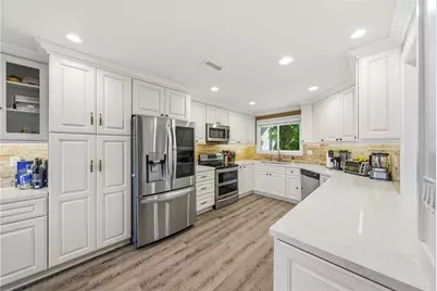 5 Robin Hill Ln, Laguna Hills, CA 92653 - Photo 11