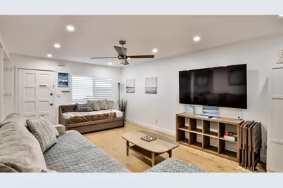 218 16th Street #B, Huntington Beach, CA 92648 - Photo 3