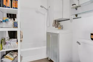 100 Atlantic Ave, Long Beach, CA 90802 - Photo 17