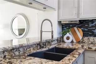 20331 Bluffside, Huntington Beach, CA 92646 - Photo 7