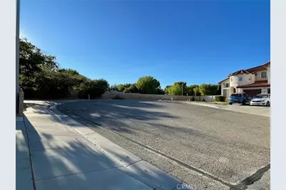 6608 Teasdale Street, Lancaster, CA 93536 - Photo 3