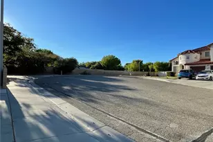 6608 Teasdale St, Lancaster, CA 93536 - Photo 3