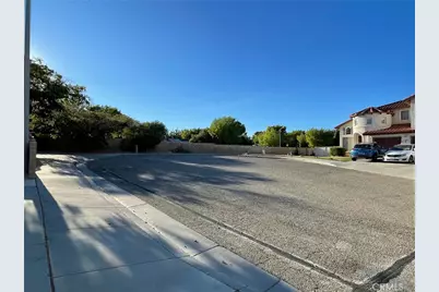 6608 Teasdale Street, Lancaster, CA 93536 - Photo 3