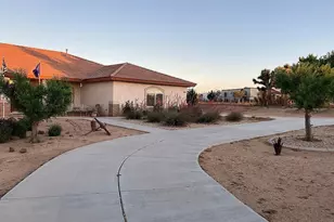 6581 Bartlett, Phelan, CA 92371 - Photo 3