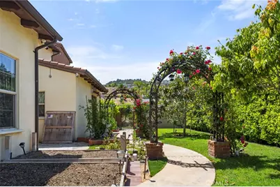 2825 Majestic Street, West Covina, CA 91791 - Photo 43