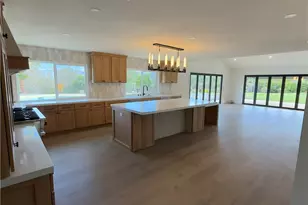 30716 E Sunset Dr, Redlands, CA 92373 - Photo 7