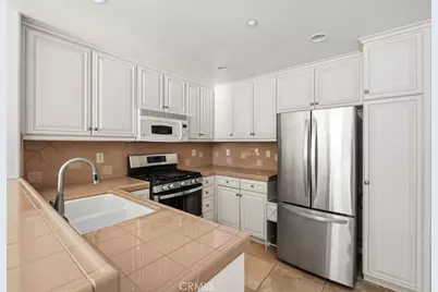 76 Dovetail, Irvine, CA 92603 - Photo 3