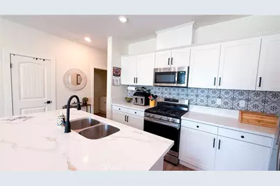 30383 Town Square, Menifee, CA 92584 - Photo 17